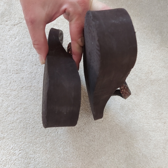 Glitter Flip Flops - Picture 5 of 8